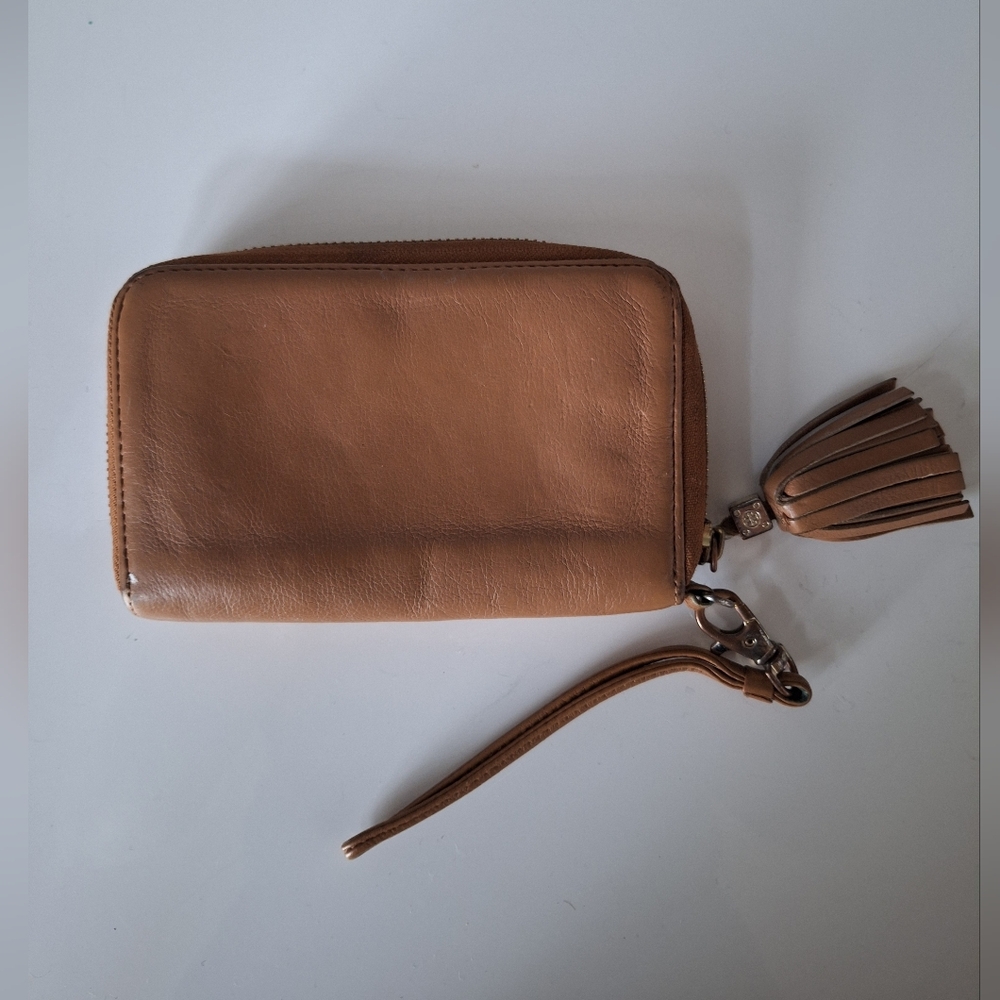 Tory Burch tan leather zip wallet/wristlet with a tassel - Picture 3 of 7
